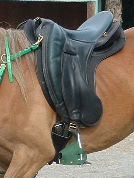 Endurance saddle — lightweight design, padded seat